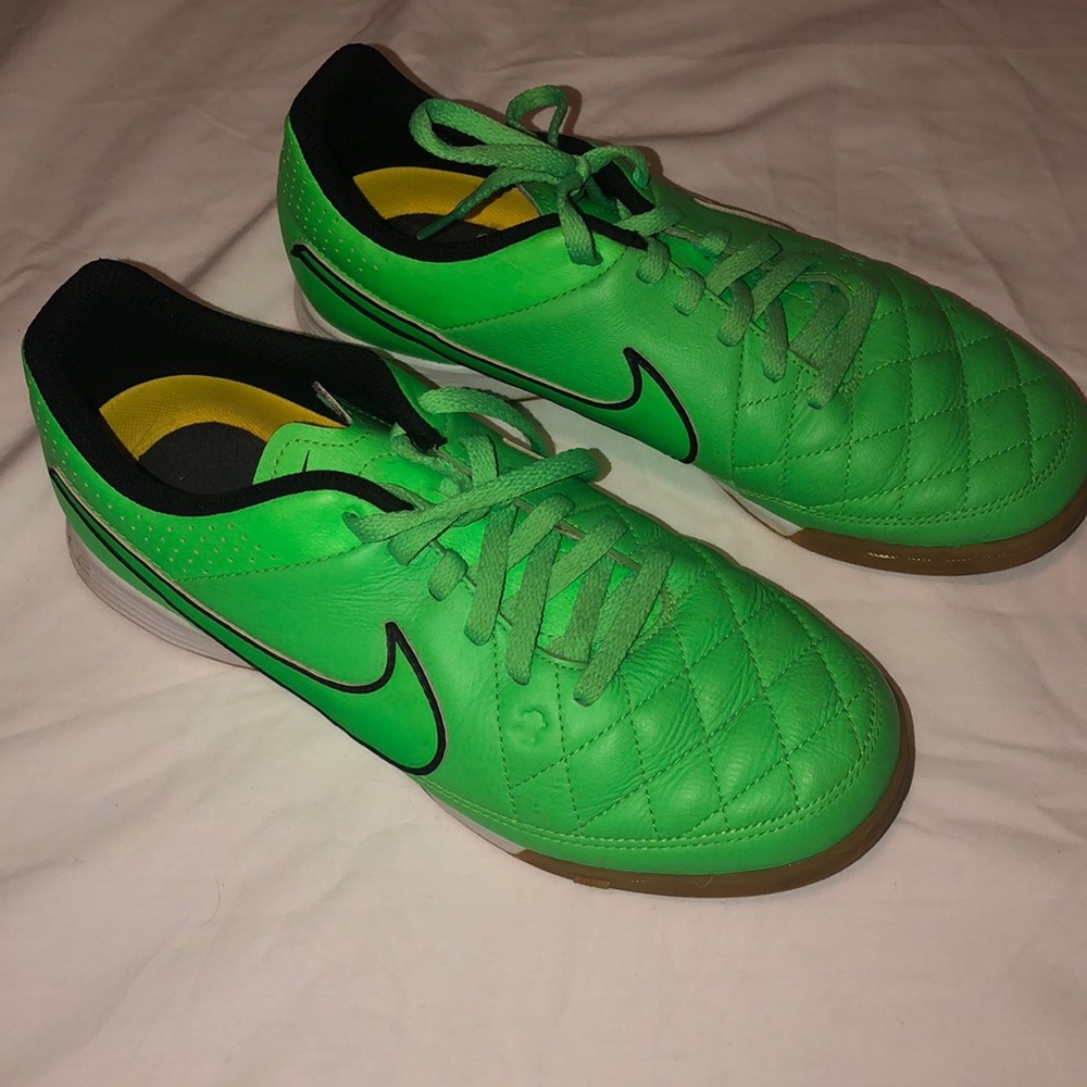 INDOOR SOCCER SHOES